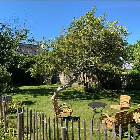 4 Family Home, Walking Distance To The *